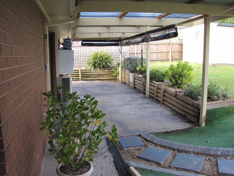 21 Cemetery Road, Moe VIC 3825