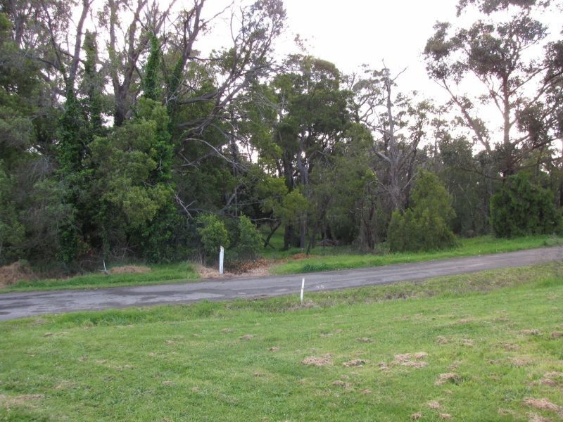 21 Cemetery Road, Moe VIC 3825