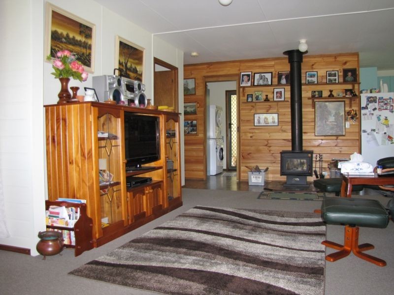 10-12 Littleboy Crescent, Rawson VIC 3825