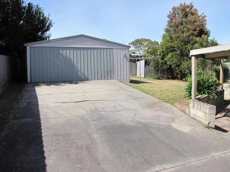 13 Charles Street, Moe VIC 3825