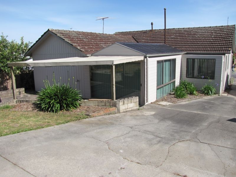 13 Charles Street, Moe VIC 3825