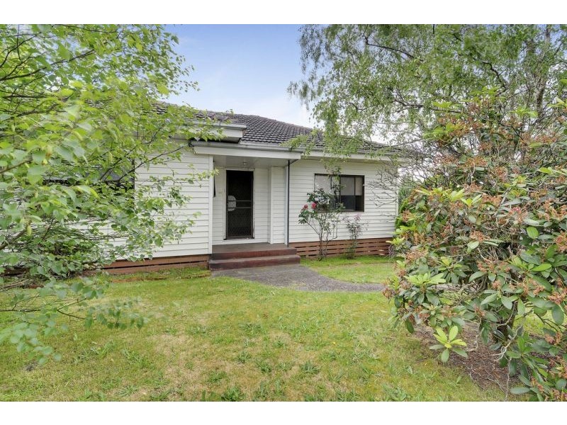 27 Durham Road, Newborough VIC 3825
