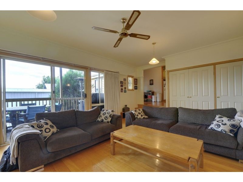 27 Durham Road, Newborough VIC 3825