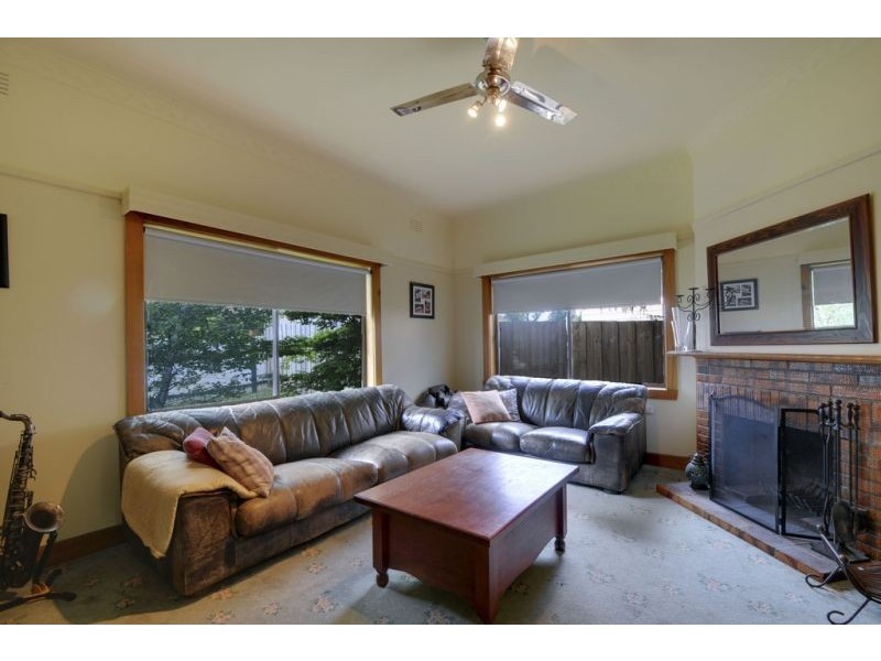 27 Durham Road, Newborough VIC 3825