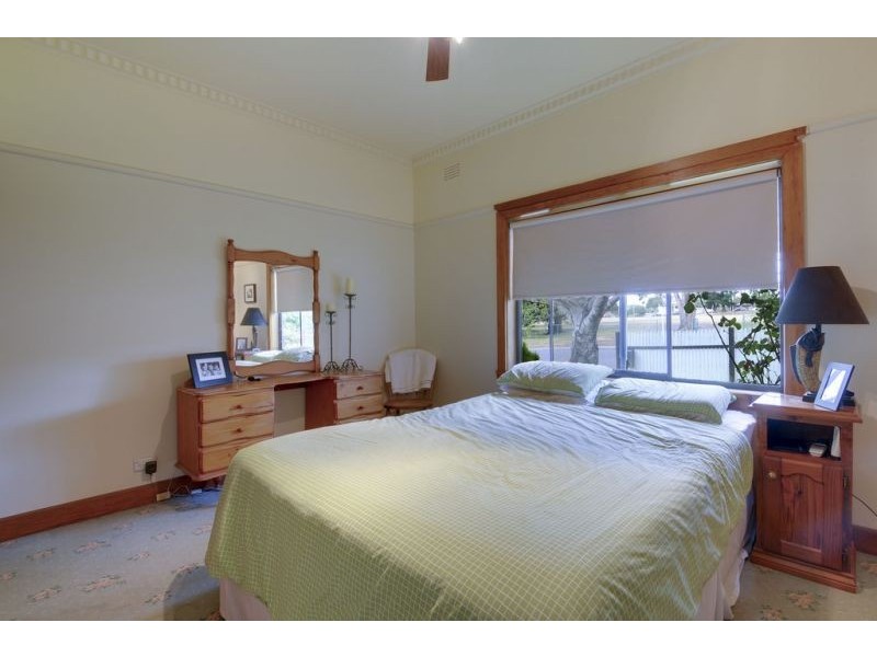 27 Durham Road, Newborough VIC 3825
