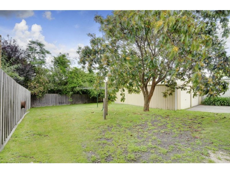 27 Durham Road, Newborough VIC 3825