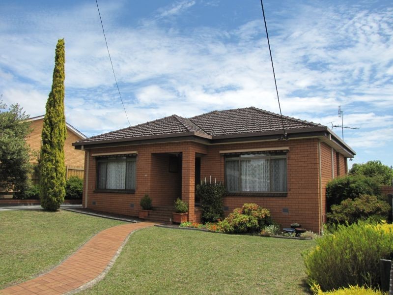 19 William Street, Newborough VIC 3825