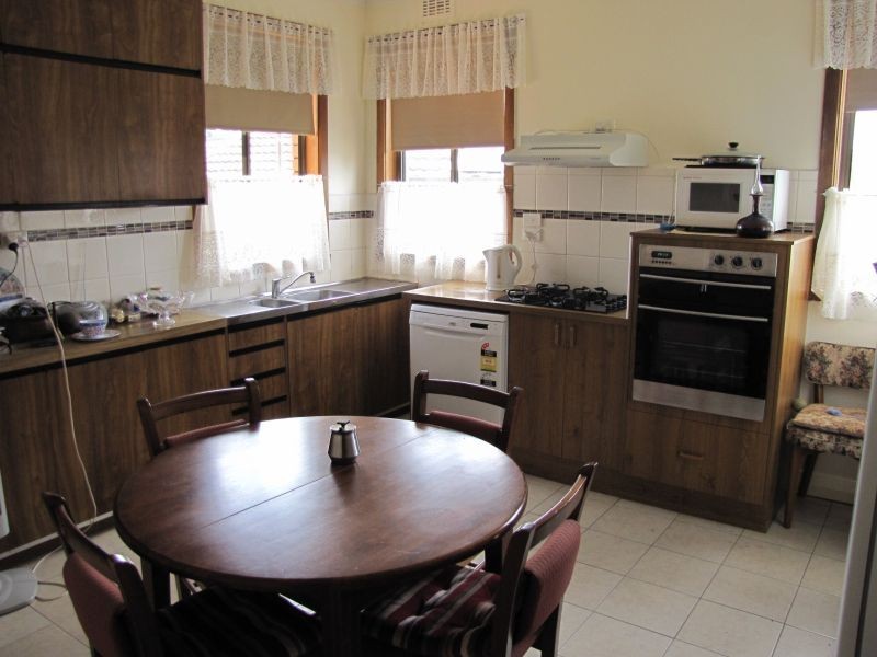 19 William Street, Newborough VIC 3825