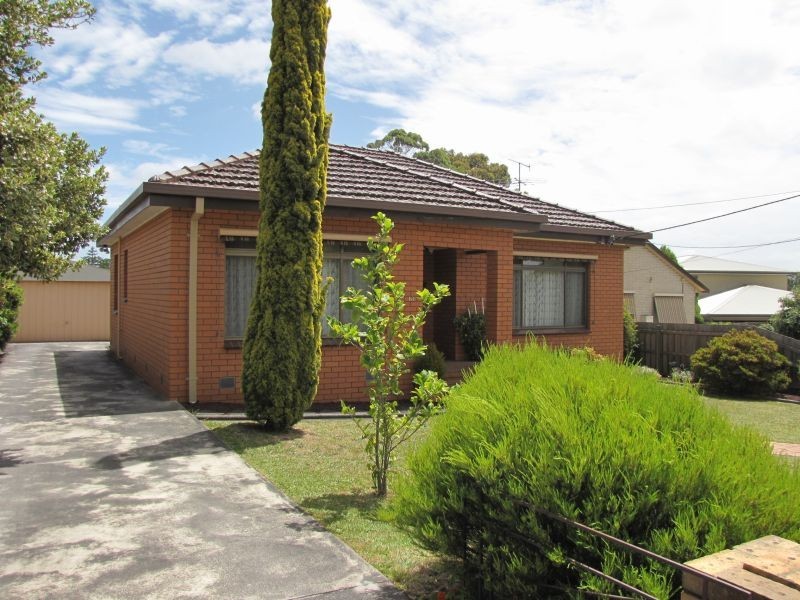 19 William Street, Newborough VIC 3825