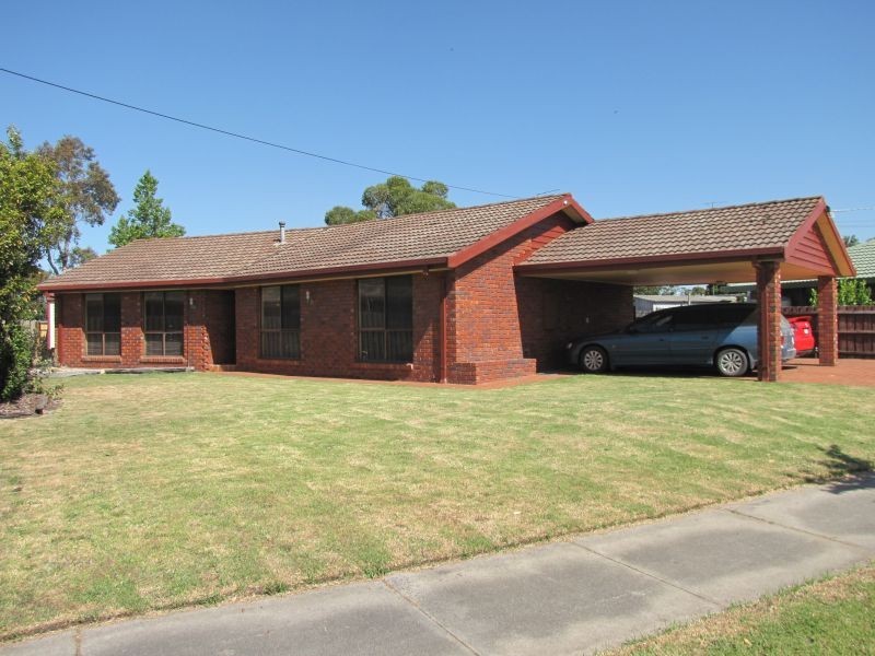 11 Castle Street, Moe VIC 3825