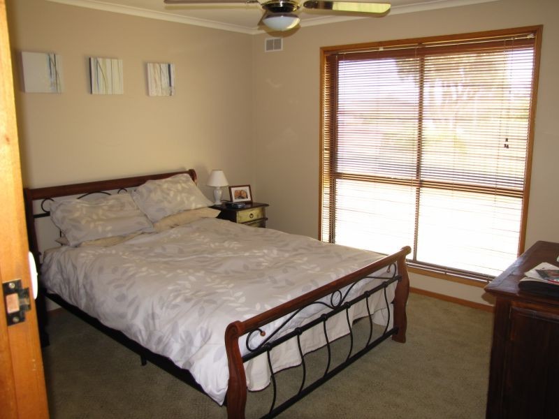 11 Castle Street, Moe VIC 3825