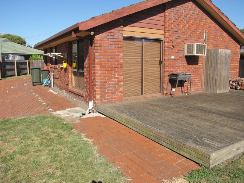 11 Castle Street, Moe VIC 3825