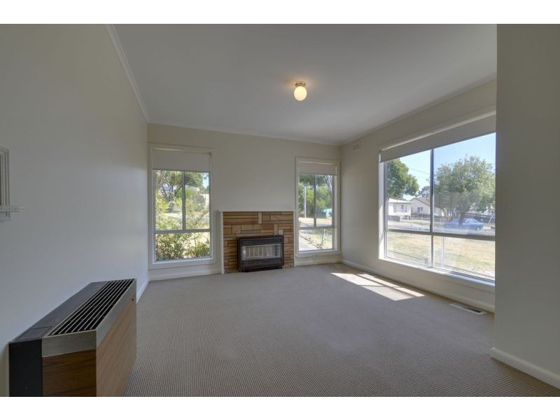 9 Lincoln Street, Moe VIC 3825