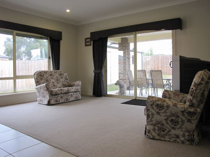 39 Sweetwater Place, Moe VIC 3825