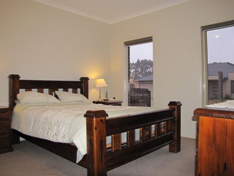 39 Sweetwater Place, Moe VIC 3825