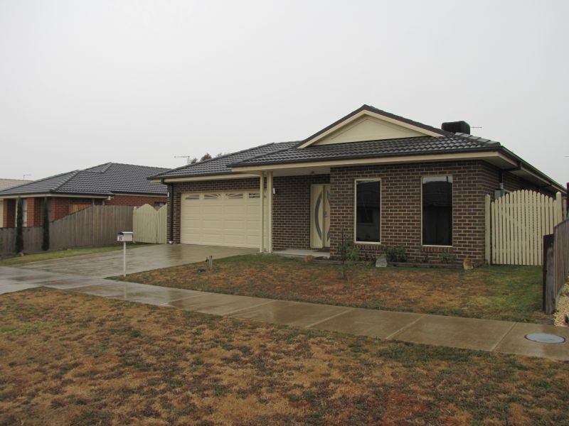 39 Sweetwater Place, Moe VIC 3825