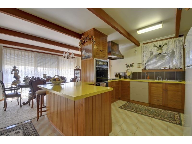 6 Saxtons Drive, Moe VIC 3825