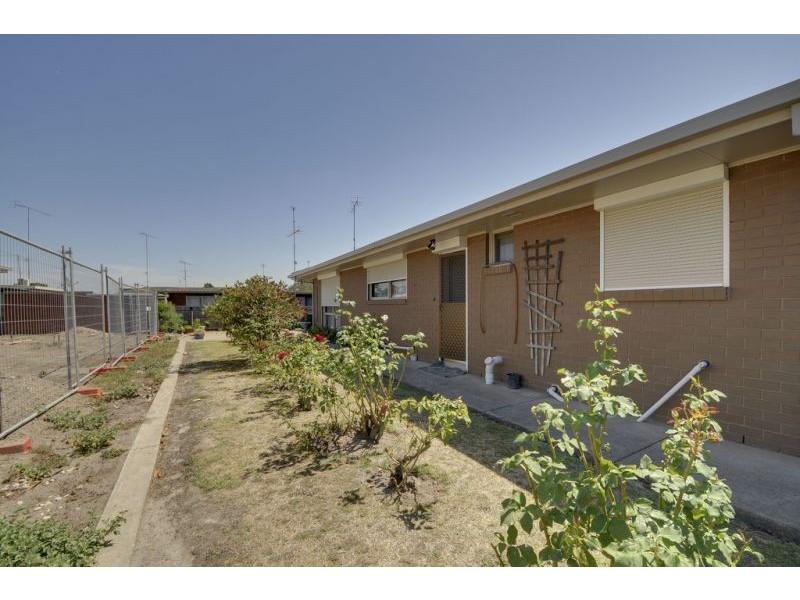 6 Saxtons Drive, Moe VIC 3825