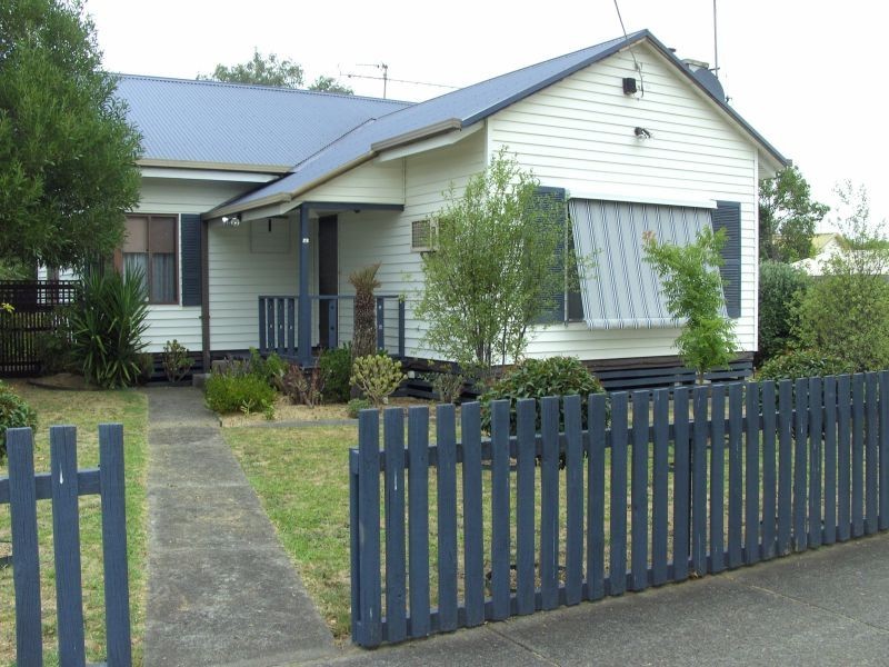 17 Bristol Street, Moe VIC 3825
