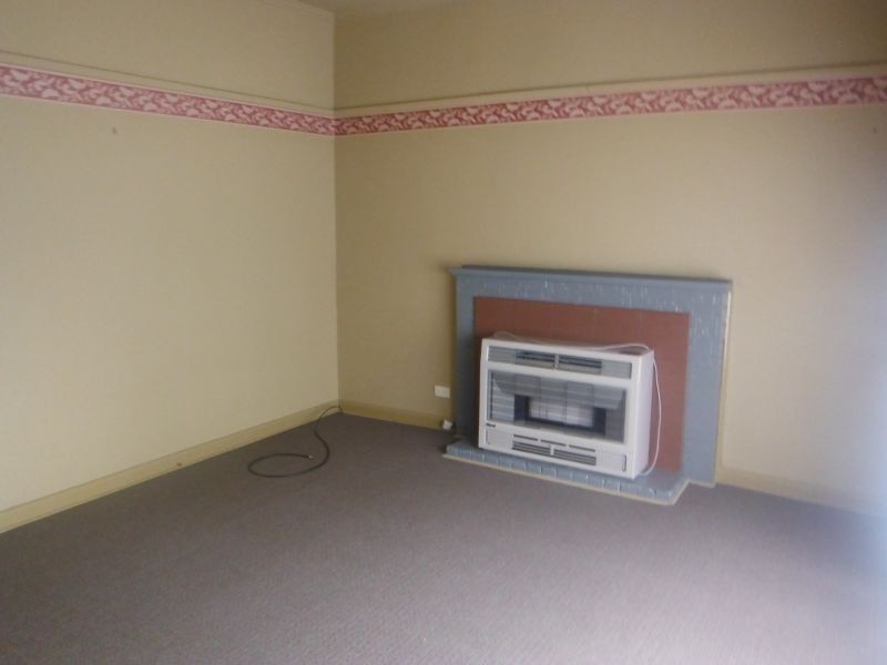 17 Bristol Street, Moe VIC 3825