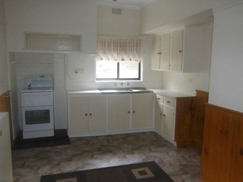 17 Bristol Street, Moe VIC 3825