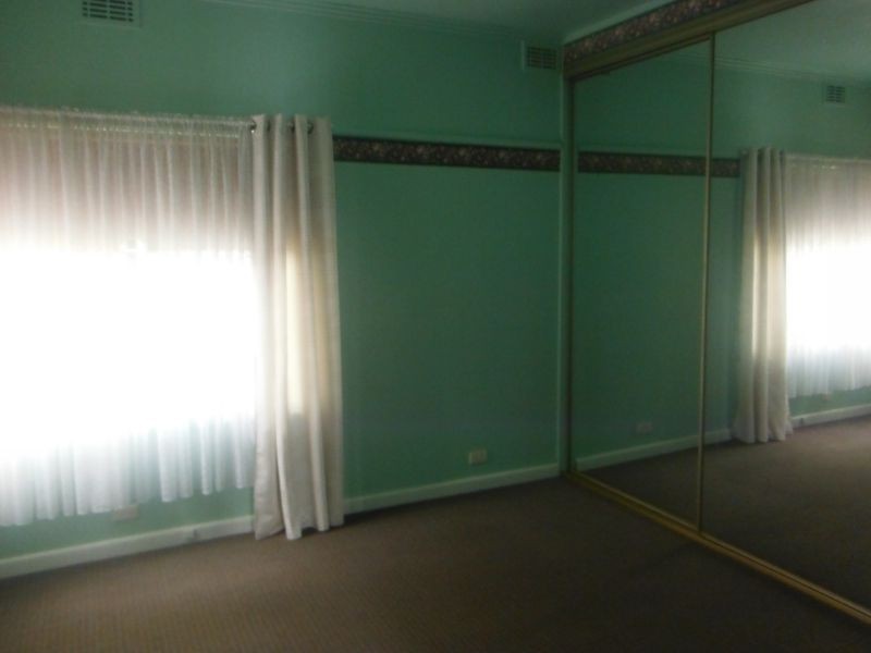 17 Bristol Street, Moe VIC 3825