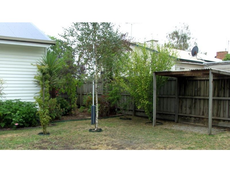 17 Bristol Street, Moe VIC 3825