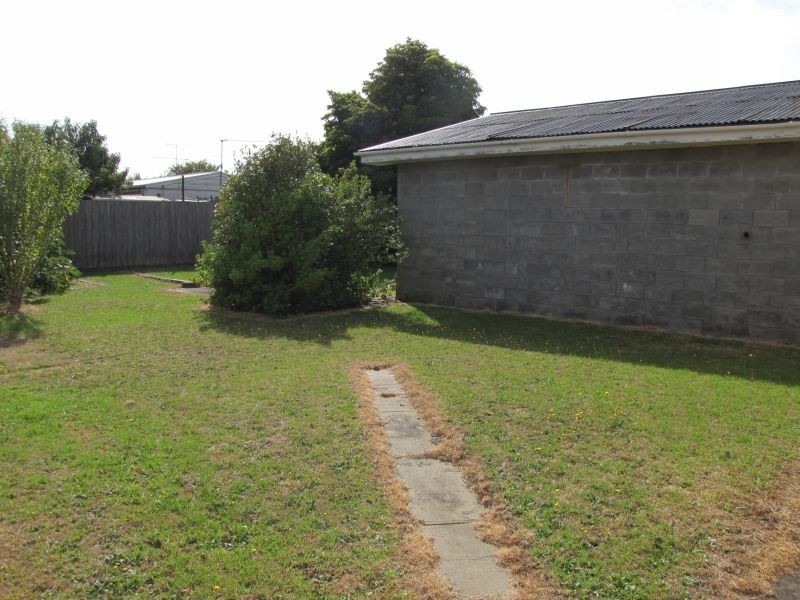 24 Mirboo Street, Newborough VIC 3825
