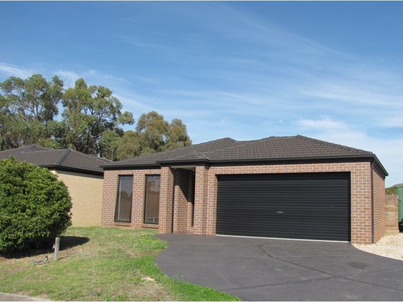 7 Crombe Court, Newborough VIC 3825