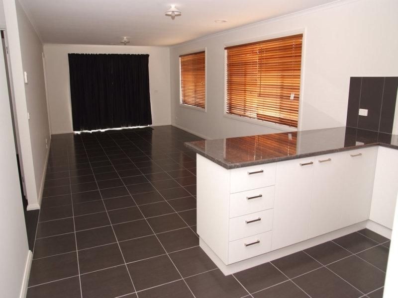 7 Crombe Court, Newborough VIC 3825