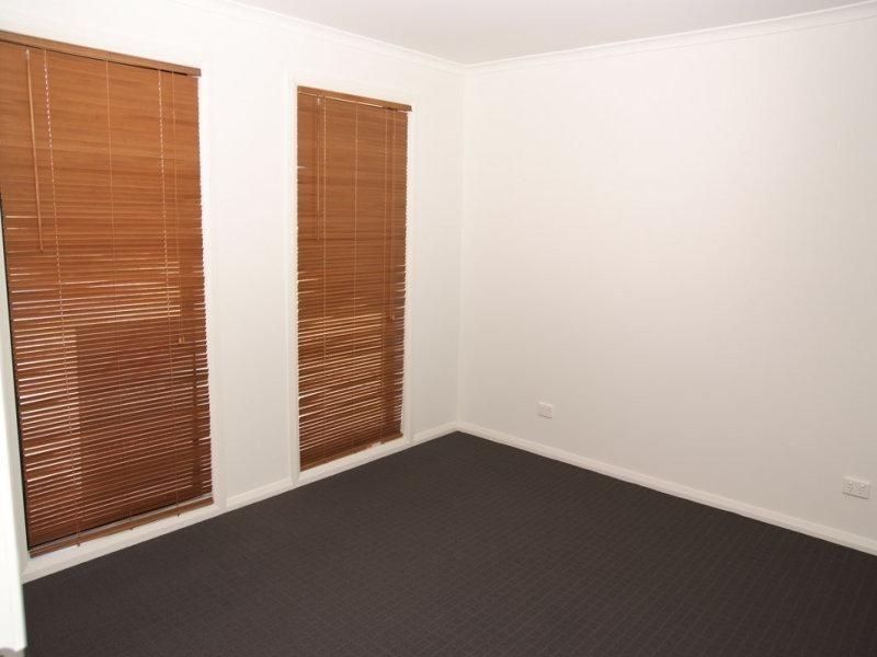 7 Crombe Court, Newborough VIC 3825