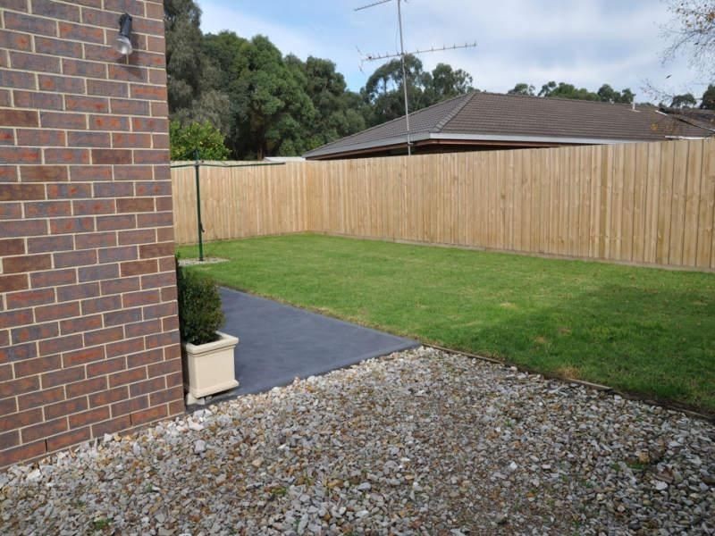 7 Crombe Court, Newborough VIC 3825