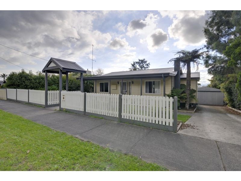 121 Monash Road, Newborough VIC 3825