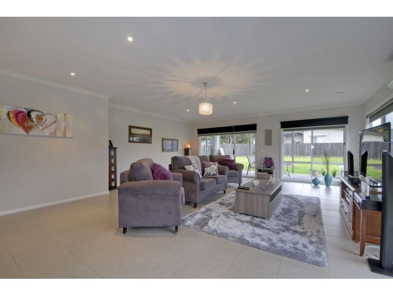 19 Hawker Street, Moe VIC 3825