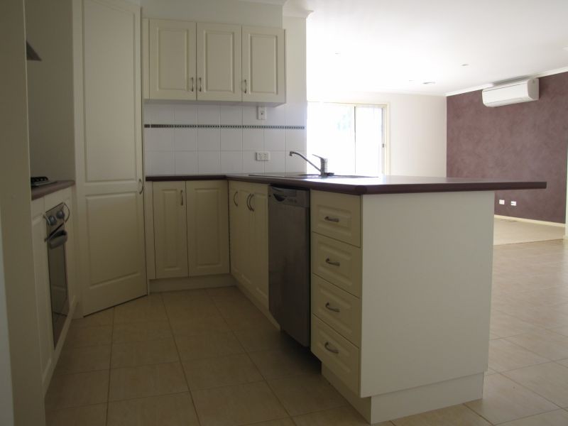 8 Carbine Street, Moe VIC 3825