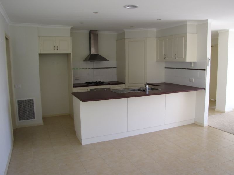 8 Carbine Street, Moe VIC 3825