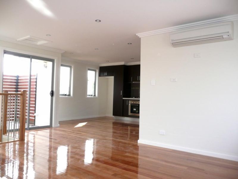 10 OSBORNE GROVE(R), Preston VIC 3072