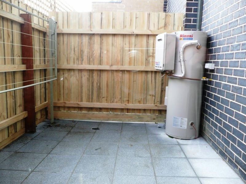 10 OSBORNE GROVE(R), Preston VIC 3072