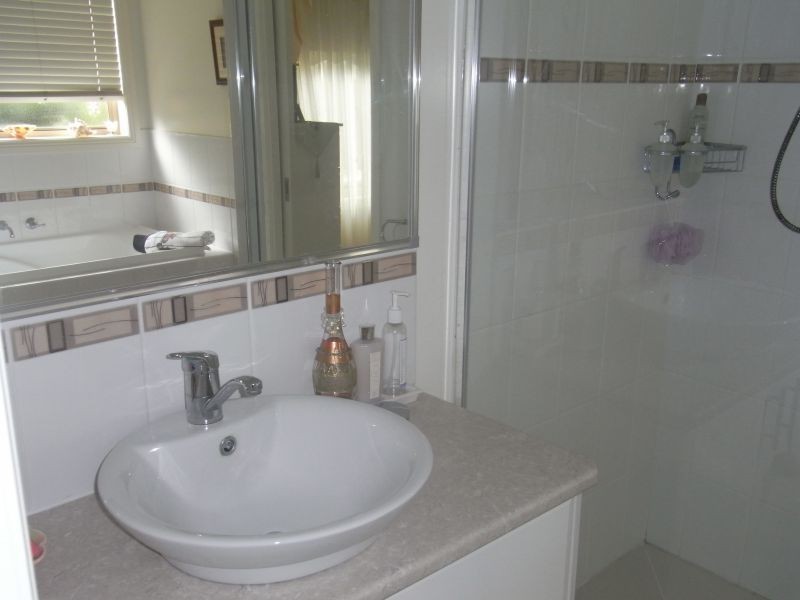 11 Vincent Blvd, Trafalgar VIC 3824