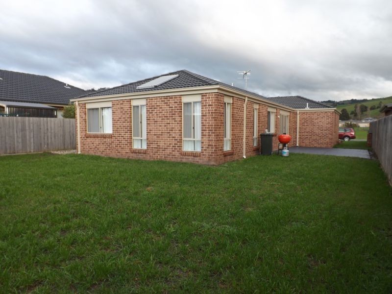 9 Vincent Blvd, Trafalgar VIC 3824