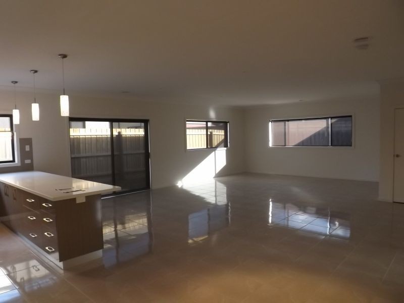 1/43 Kitchener Street, Trafalgar VIC 3824