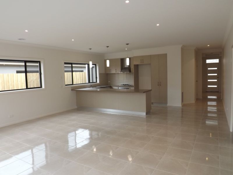 2/43 Kitchener Street, Trafalgar VIC 3824