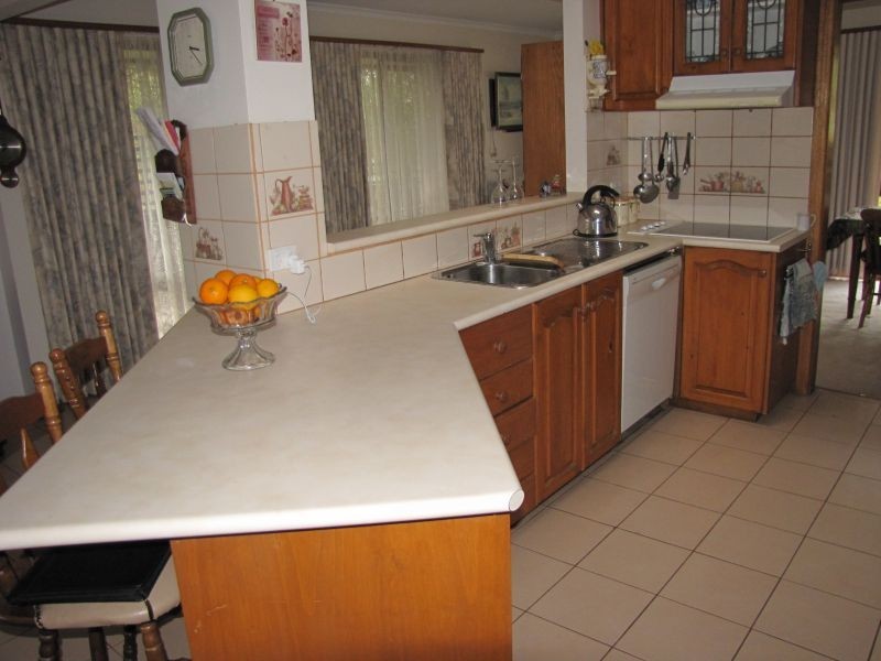 5 Avon Court, Newborough VIC 3825