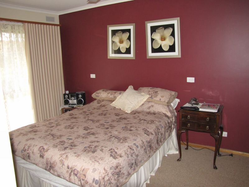 5 Avon Court, Newborough VIC 3825