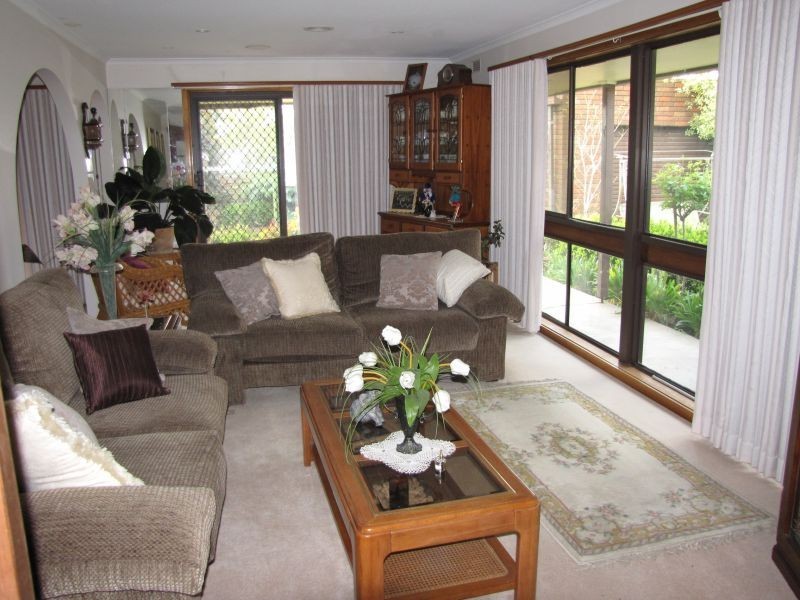 5 Avon Court, Newborough VIC 3825