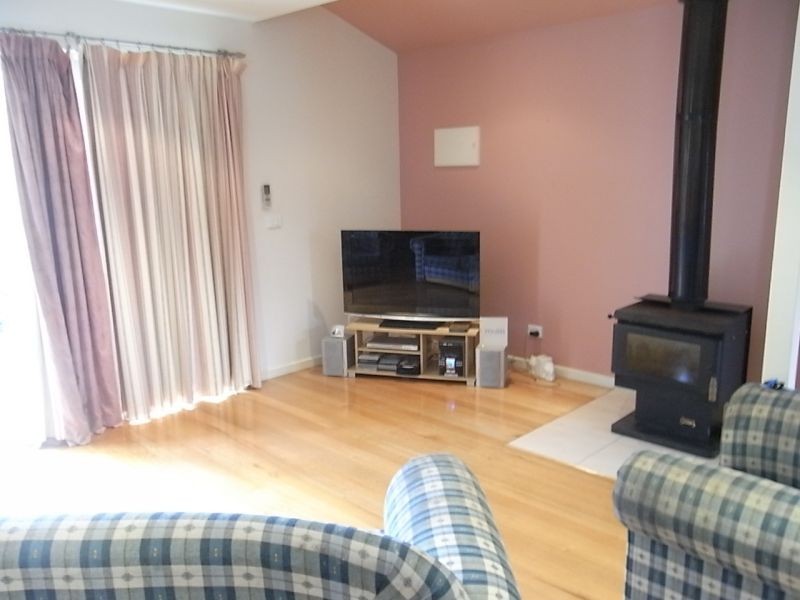 16 Campbell Street, Yarragon VIC 3823