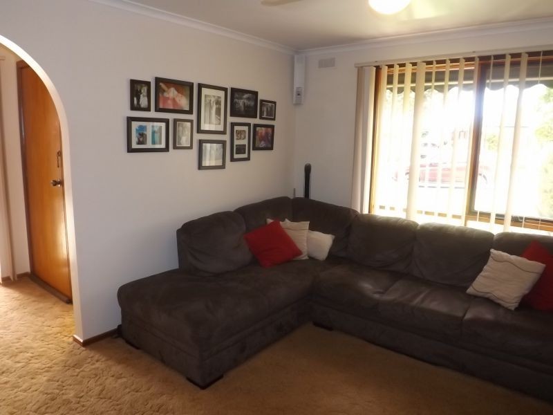 35 Edward Cres, Trafalgar VIC 3824