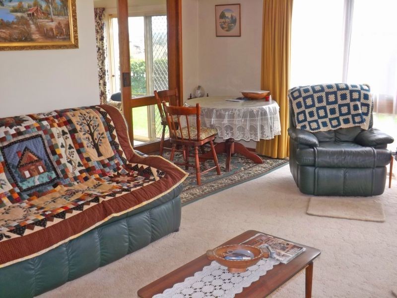 13 Cemetery Road, Trafalgar East VIC 3824