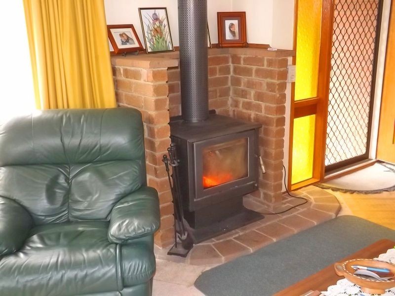 13 Cemetery Road, Trafalgar East VIC 3824