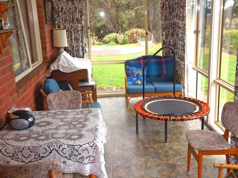 13 Cemetery Road, Trafalgar East VIC 3824